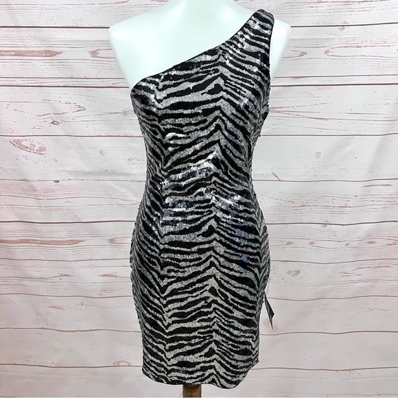 NWT Lulu’s Acting Wild Sequin Tiger Zebra Animal Print One-Shoulder Mini Dress - Picture 1 of 12